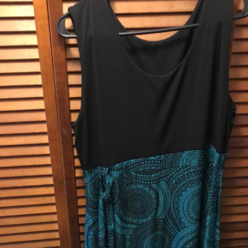 Floor length Dress. Stretchy, light weight.
